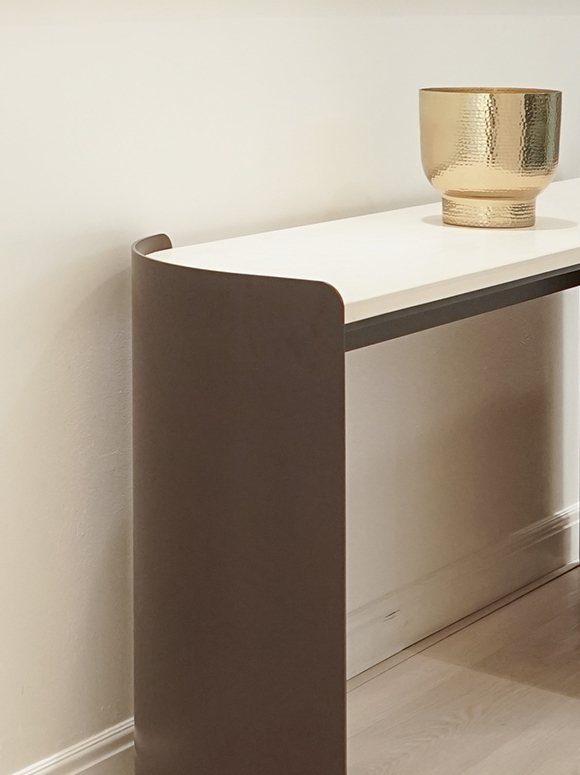 Contrast Cocktail Table